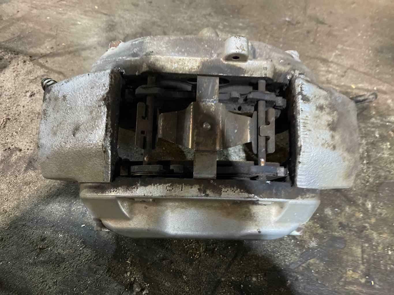 Caliper MERCEDES CL CLASS Front Left 03 04 05 06