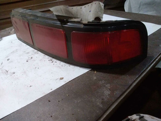 Tail Light Assembly CHEVY LUMINA Right 90 91 92 93 94