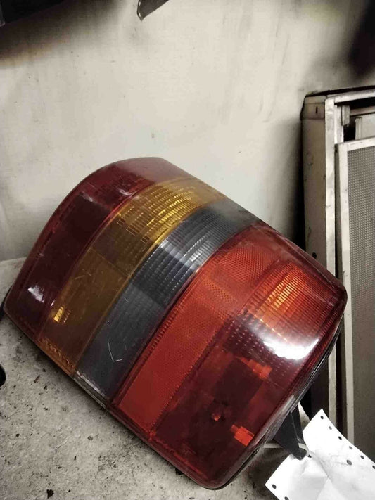 Tail Light Assembly JEEP GRAND CHEROKEE Right 93 94 95 96 97 98