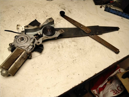 Front Door Regulator OLDS EIGHTY-EIGHT 88 Right 90 91