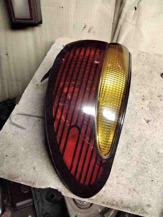 Tail Light Assembly PONTIAC BONNEVILLE Left 96 97 98 99