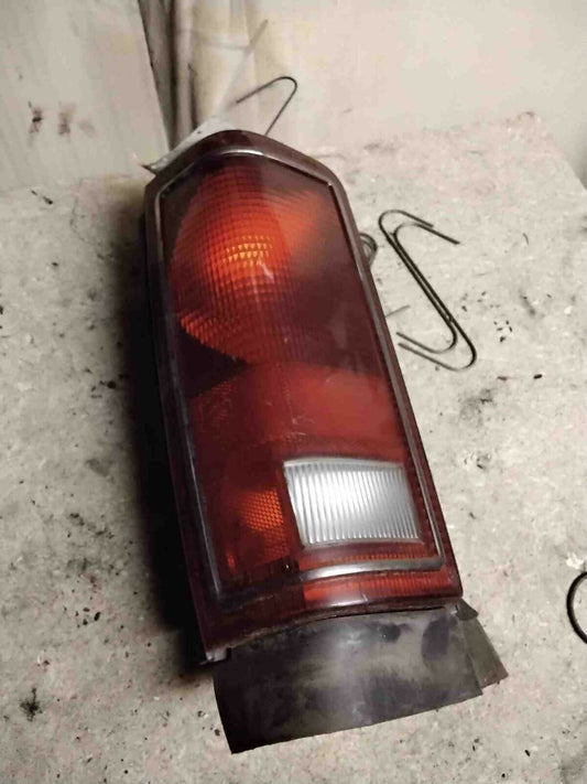 Tail Light Assembly DODGE CARAVAN Left 84 85 86