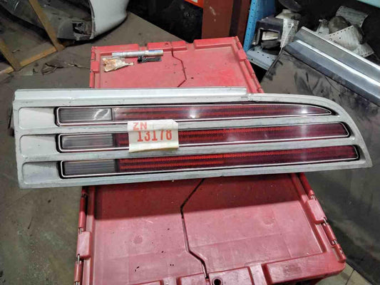 Tail Light Assembly PONTIAC FIREBIRD Right 74 75 76 77 78