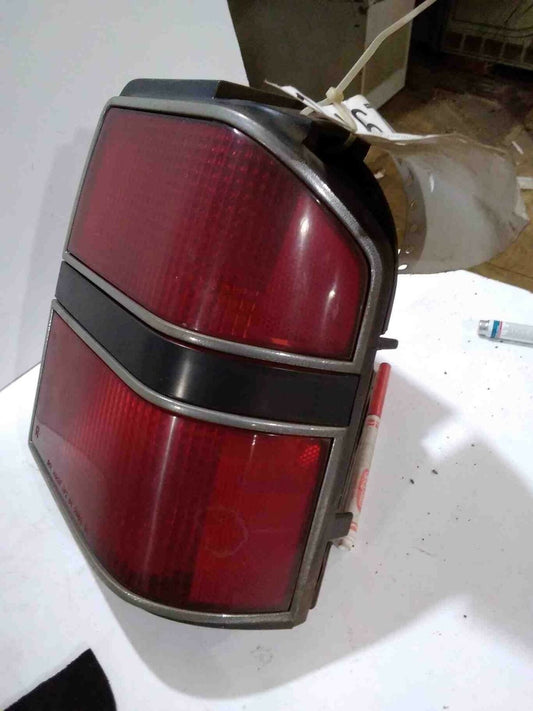 Tail Light Assembly OLDS CIERA Right 82 83 84