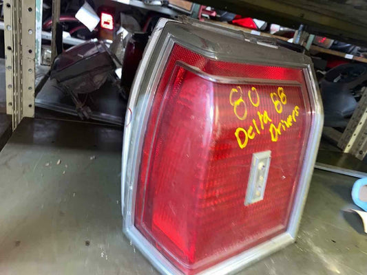Tail Light Assembly OLDS EIGHTY-EIGHT 88 Left 80 81 82 83