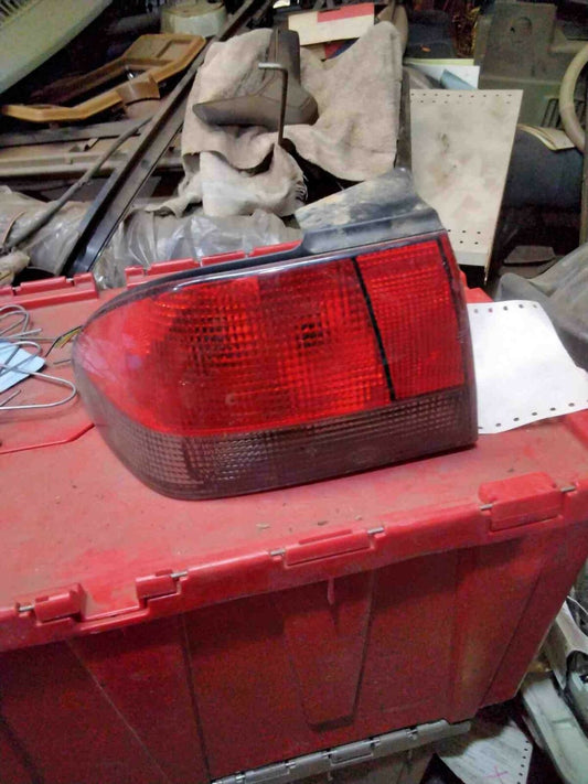 Tail Light Assembly SAAB 900 & TURBO Left 94 95 96 97 98