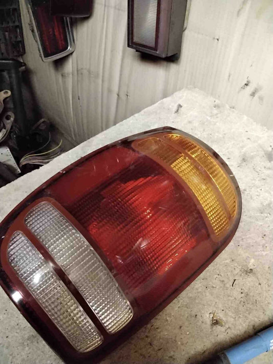 Tail Light Assembly FORD EXPLORER Left 98 99 00 01