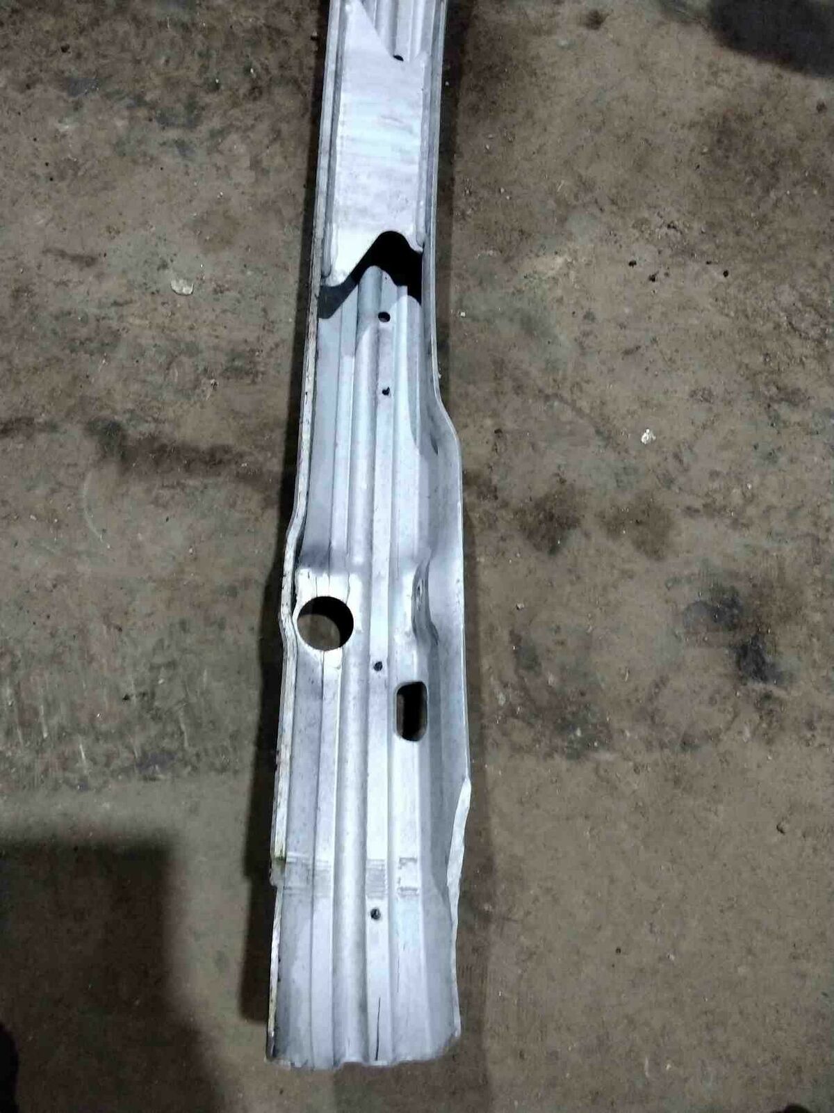 Front Bumper Reinforcement BMW 540 97 98 99 00 01 02 03