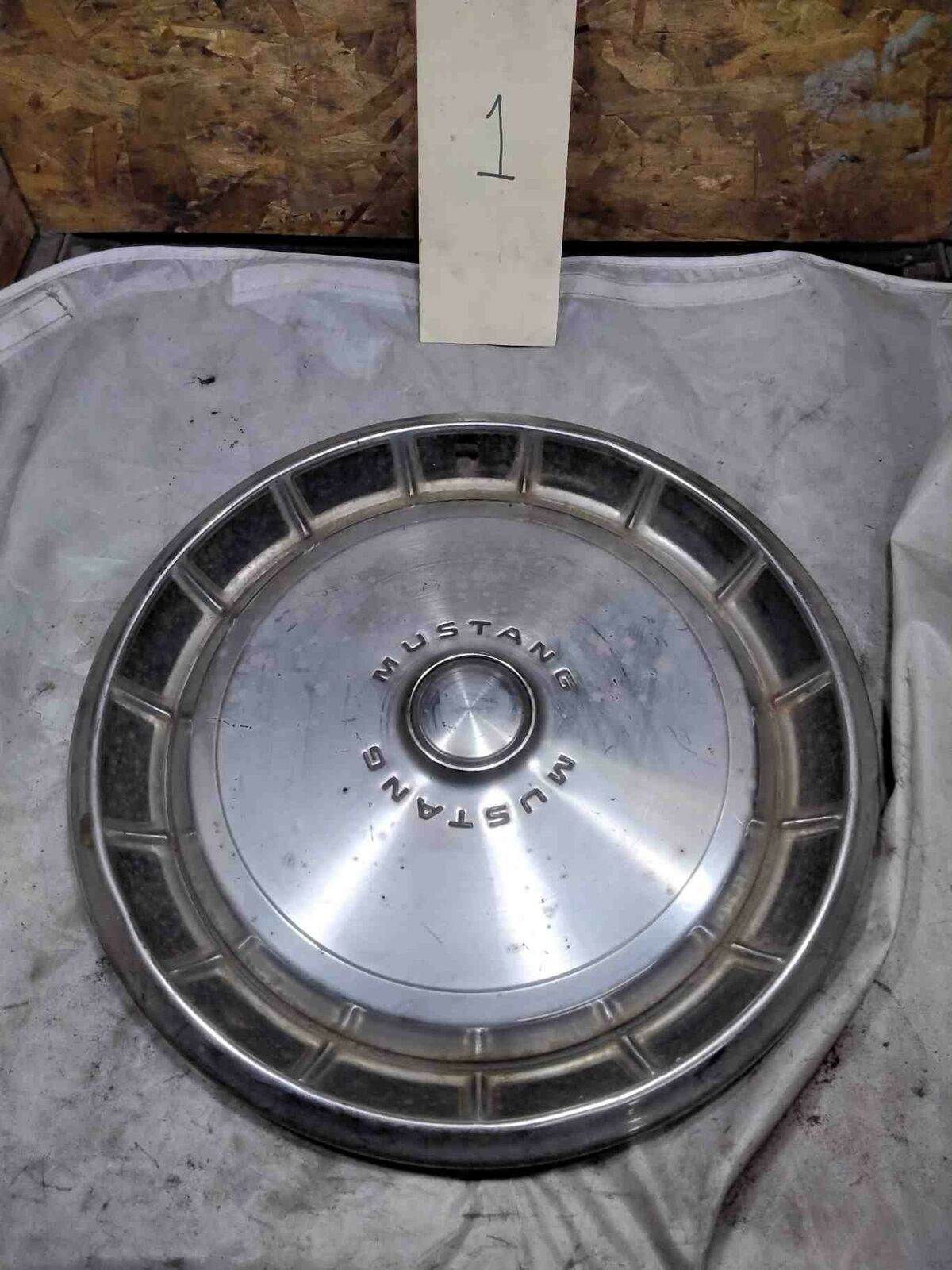Wheel Cover FORD MUSTANG 71 72 73