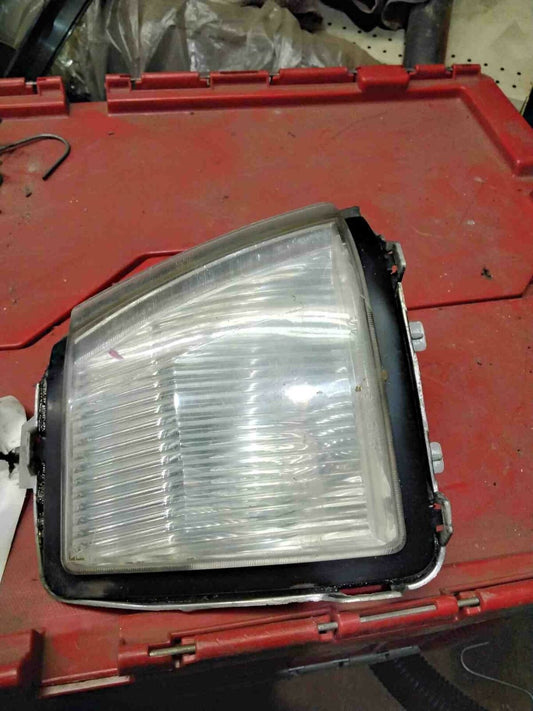 Front Light Assembly BUICK PARK AVENUE (80&UP) Right 87 88 89 90