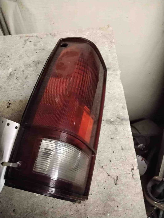 Tail Light Assembly S10/S15/SONOMA TRUCK Left 82 - 93