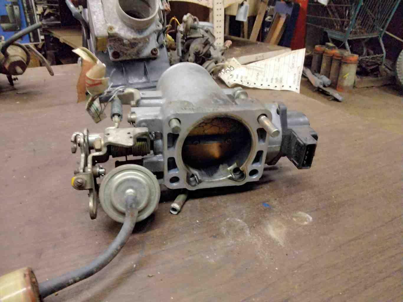 Throttle Body/valve Assy TOYOTA SUPRA 86 87 88