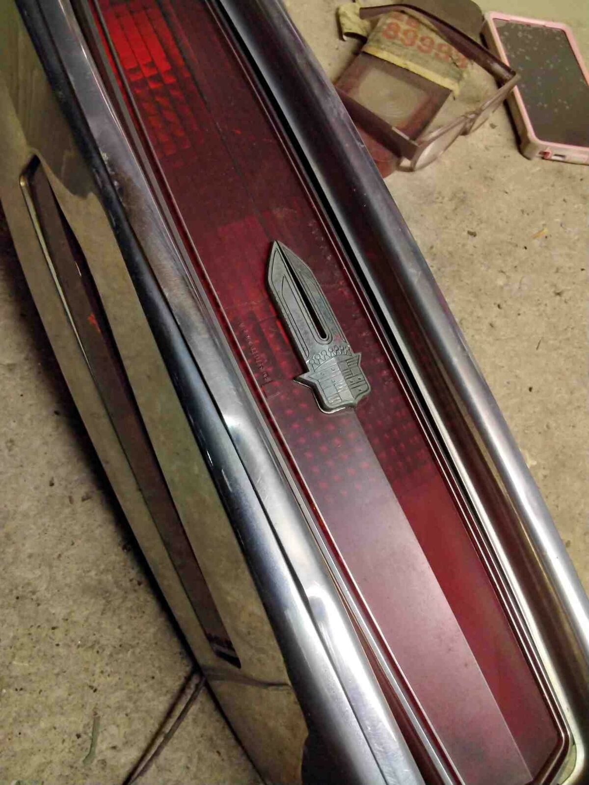 Tail Light Assembly CADILLAC Left 85