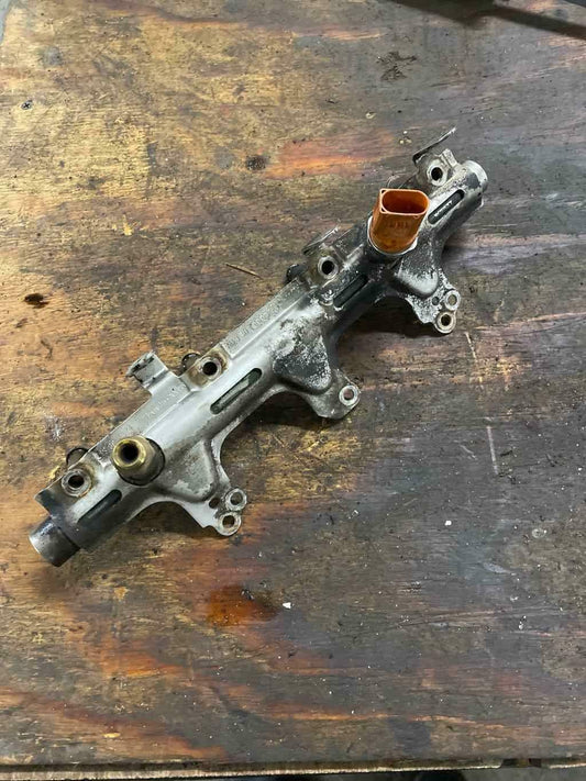 Fuel Injection Rail VW CC 10