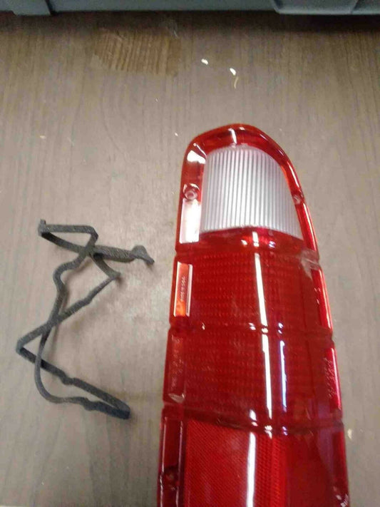 New Tail Light Assembly DODGE PICKUP (FULL SIZE) Right 80