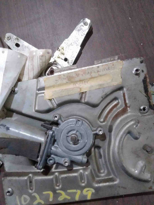 Side/rear/cargo Regulator BLAZER S10/JIMMY S15 Left 95 - 05