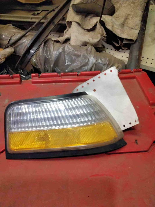 Front Lamp PONTIAC GRAND AM Right 89 90 91