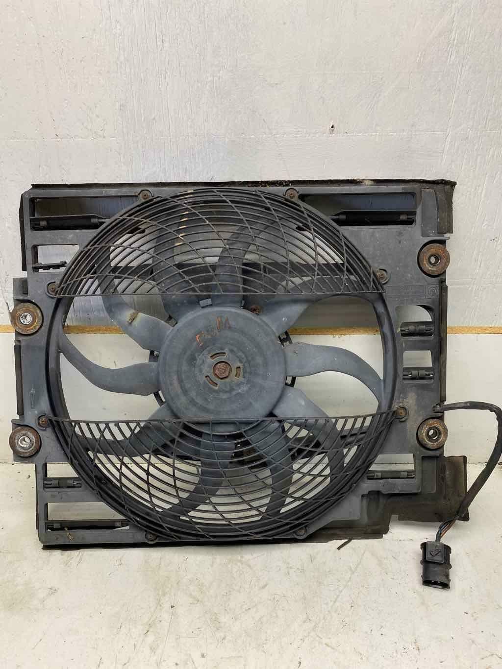 Electric Cooling Fan Motor BMW 530I 01 02 03